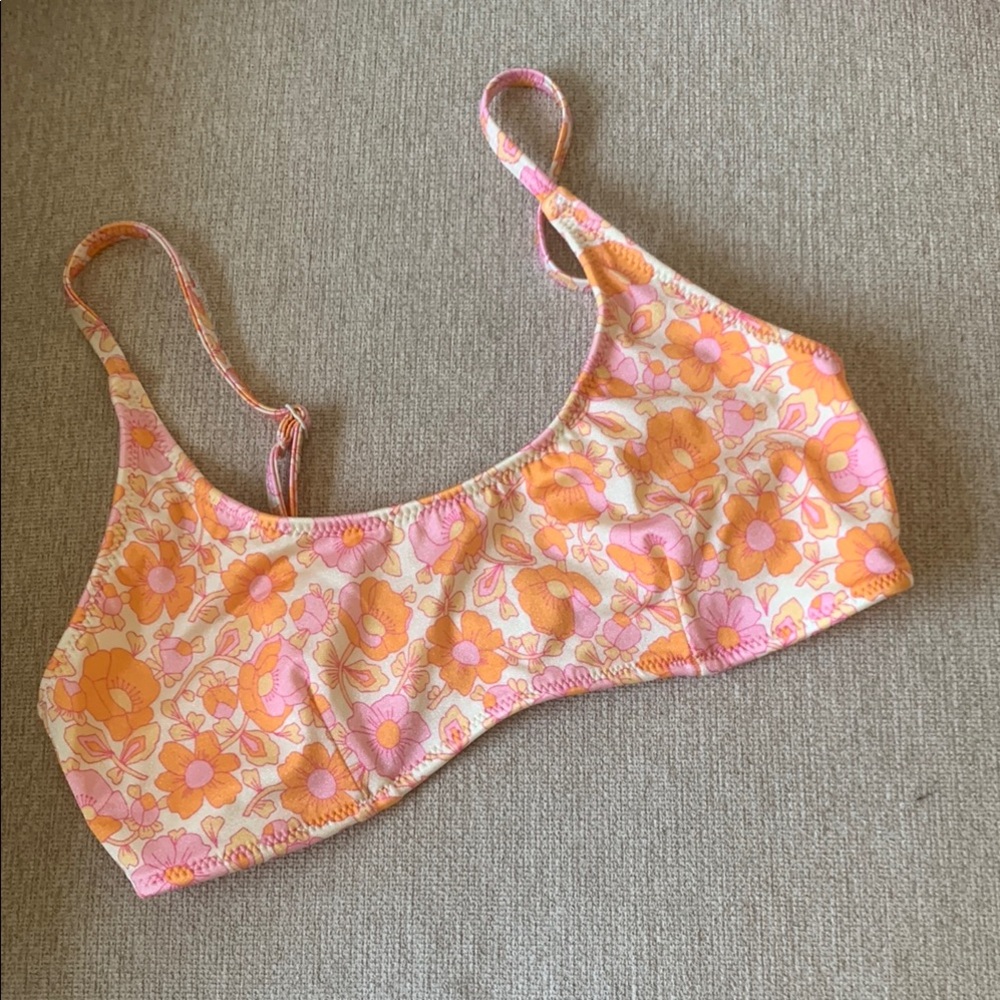 🍊 🦩 Triangl Swimwear Floral Bikini Top in Pink and Orange
